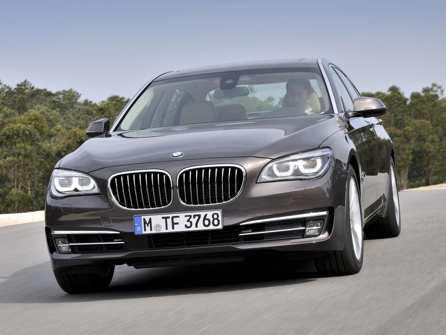  BMW 750Li 2012 года  (фото 1 из 16)